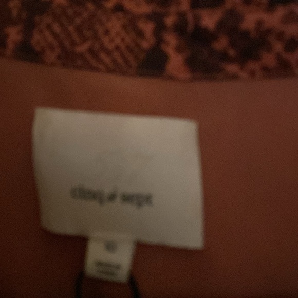 Animal print in a “coral and brown” beautifully made dress - Picture 2 of 4